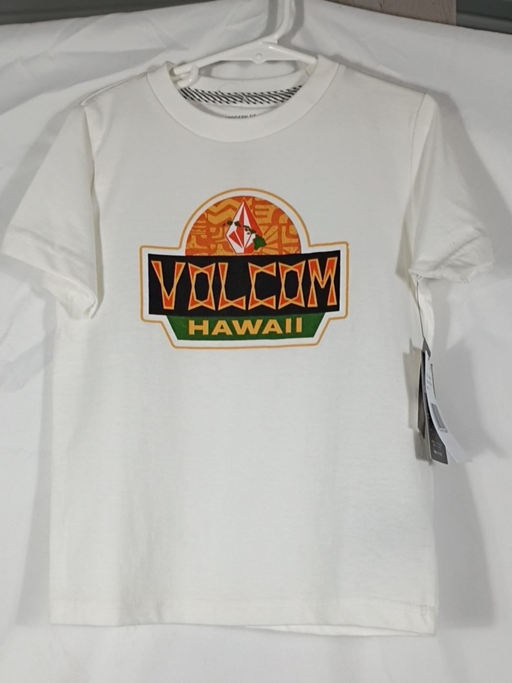 NWT Volcom Hawaii Graphic Tee Off White with Orange & Green Logo Boys Size 4T